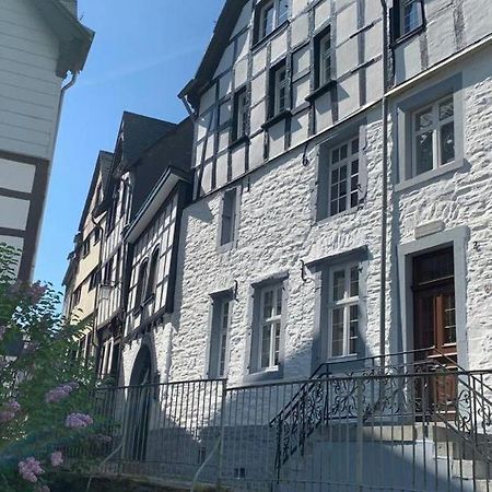 Manoir -1654- Historisch Schlafen In Monschaus Altstadt Exteriér fotografie