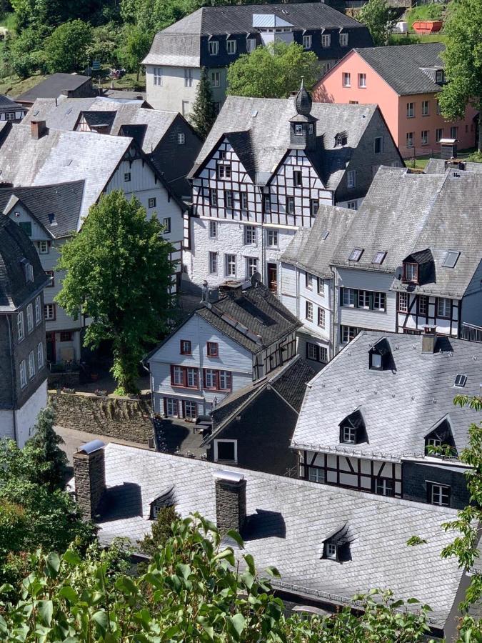 Manoir -1654- Historisch Schlafen In Monschaus Altstadt Exteriér fotografie