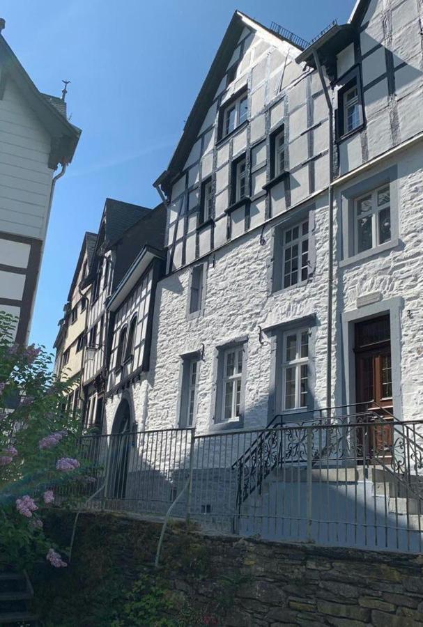 Manoir -1654- Historisch Schlafen In Monschaus Altstadt Exteriér fotografie